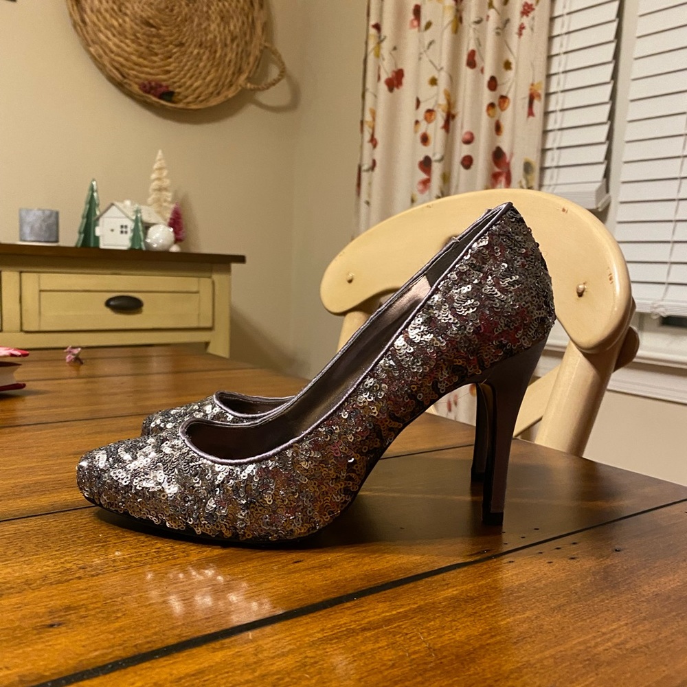 Holiday stilettos.